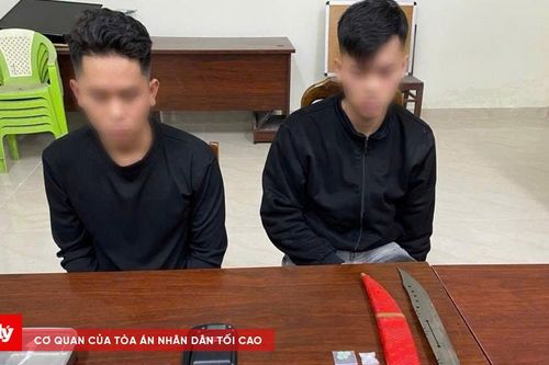 Tàng trữ hung khí để mua bán ma túy