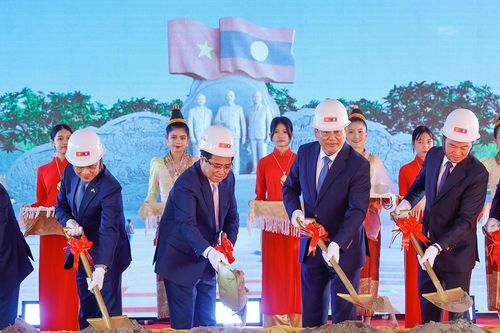 Hai Thủ tướng Việt Nam và Lào khởi công công viên Lào - Việt rộng 3ha
