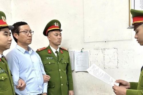 Bắt nguyên Tổng Giám đốc Công ty Cổ phần xi măng Hạ Long