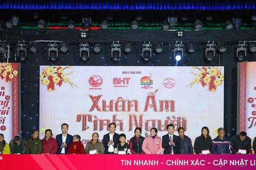 'Xuân ấm tình người' mang tết sớm đến với người nghèo Cẩm Xuyên