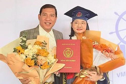 'Táo kinh tế' Quang Thắng hạnh phúc khoe con gái tốt nghiệp đại học