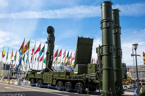 Nga triển khai trung đoàn tên lửa phòng không S-500 'Prometheus' đầu tiên để bảo vệ cầu Crimea