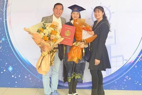 Quang Thắng chúc mừng con gái tốt nghiệp đại học, nhan sắc ái nữ gây chú ý
