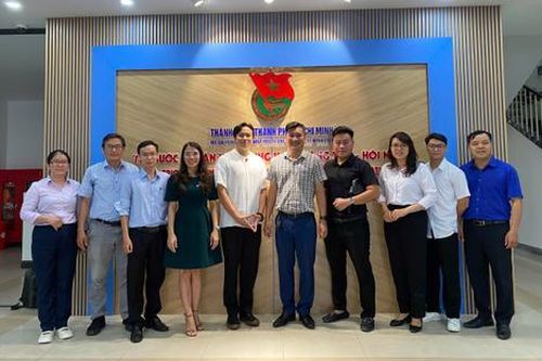 Phiên chợ trực tuyến giúp người lao động nghèo được về quê đón Tết