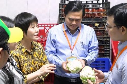 Chợ 'chồm hổm' - Bài toán khó trong quản lý an toàn thực phẩm tại TPHCM