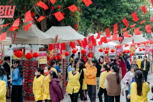 Phiên chợ đặc biệt dành cho bệnh nhân tại Bệnh viện Đa khoa tỉnh Thanh Hóa