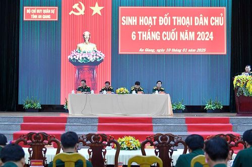 Bộ Chỉ huy Quân sự tỉnh An Giang đối thoại dân chủ