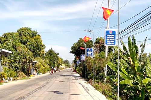 Khánh thành công trình 'Thắp sáng đường biên'
