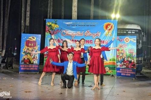 Chương trình văn nghệ Sắc xuân dâng Đảng Xuân Ất Tỵ