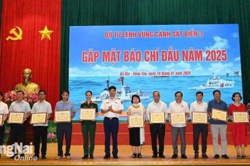 Tiếp tục phối hợp tuyên truyền về biển, đảo, thềm lục địa trên báo chí
