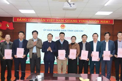 Bàn giao Trung tâm Y tế từ Sở Y tế về UBND cấp huyện quản lý