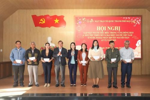 Bảo Lộc: Gặp mặt, tặng quà Tết cho người có uy tín trong vùng đồng bào dân tộc thiểu số
