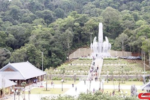 Nghĩa tình Lào - Việt