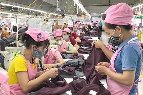 Tăng tốc sản xuất công nghiệp ngay từ đầu năm