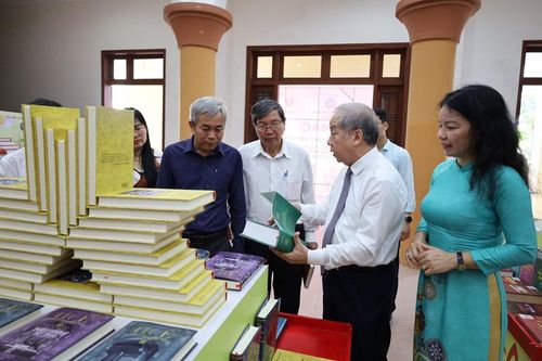 Thư viện Tổng hợp TP. Huế phục vụ hơn 1,7 triệu lượt bạn đọc trong năm 2024