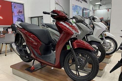 Giá xe Honda SH đầu năm 2025 giảm xuống mức thấp kỷ lục