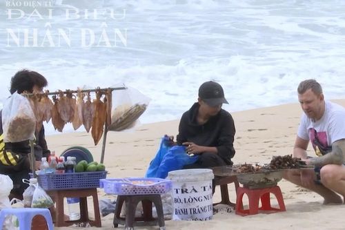 Khánh Hòa 'siết' bán hàng rong, chèo kéo du khách tại điểm tham quan
