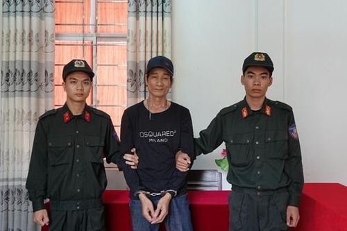 Nảy sinh lòng tham, người trông coi vườn trộm cây gỗ giáng hương của chủ