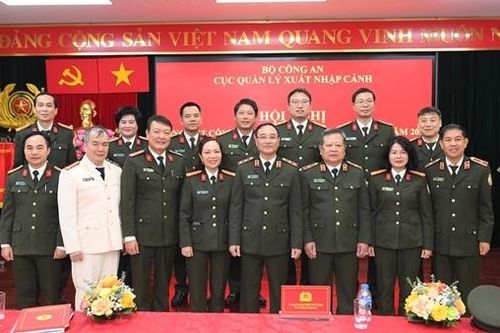 Ứng dụng khoa học công nghệ phục vụ công tác quản lý xuất nhập cảnh