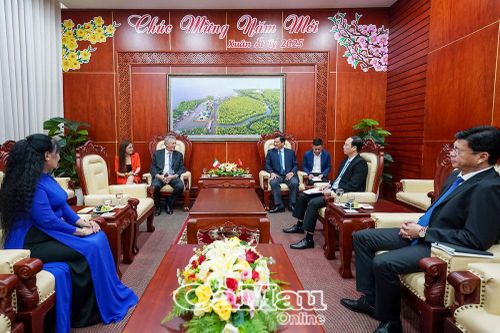 Phó chủ tịch UBND tỉnh Lâm Văn Bi tiếp Tổng Lãnh sự Cộng hòa Ý tại TP Hồ Chí Minh