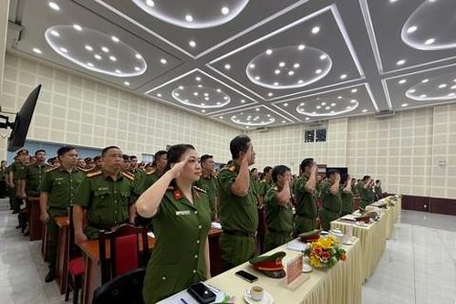 Công an TPHCM: Ra quân kiểm tra cư trú bảo đảm dữ liệu cư dân 'đúng, đủ, sạch, sống'