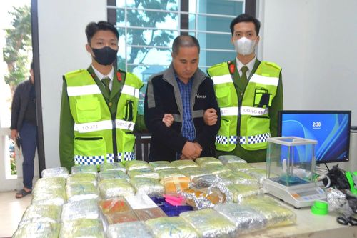 Chủ tịch và nguyên chủ tịch xã ở Nghệ An cầm đầu đường dây ma túy 'cực khủng'