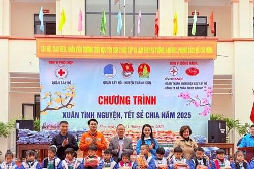 'Xuân tình nguyện - Tết sẻ chia' của tuổi trẻ Tây Hồ