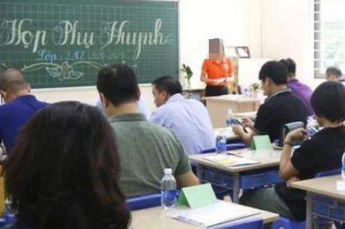 Những khoản tiền nào nhà trường không được thu của học sinh?