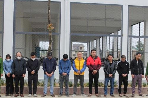 Vướng lao lý vì đốt pháo