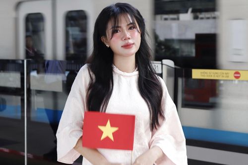 Trend chụp ảnh áo dài Tết ở metro số 1 TP.HCM