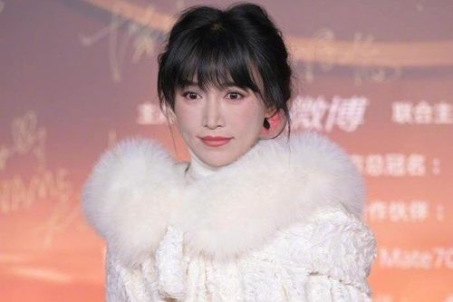 Lý Tử Thất lấn át dàn sao Hoa ngữ