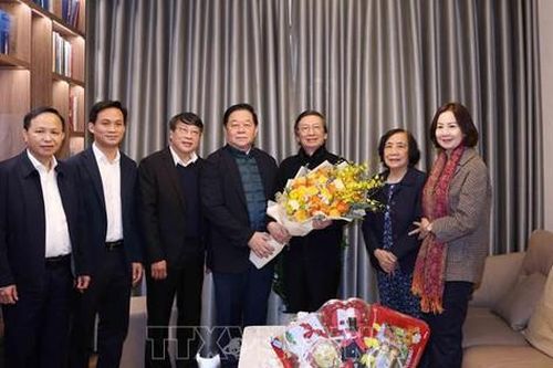 Trưởng ban Tuyên giáo Trung ương Nguyễn Trọng Nghĩa thăm, chúc Tết nhà khoa học, văn nghệ sĩ