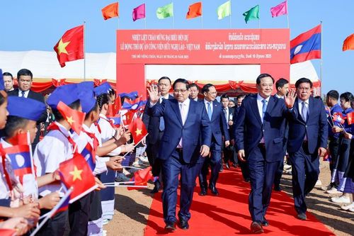 Hai Thủ tướng dự lễ động thổ Công viên Hữu nghị Lào - Việt Nam
