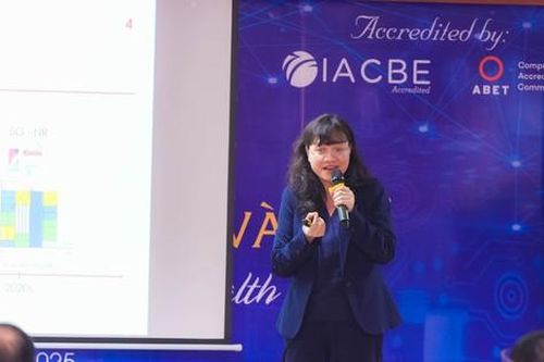 Sinh viên nắm bắt xu thế ứng dụng AI trong lĩnh vực giáo dục, y tế