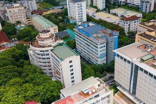 Trường Đại học Khoa học và Công nghệ Hà Nội 'bứt tốc' vượt 25 bậc, lọt top 10 trường đại học hàng đầu Việt Nam