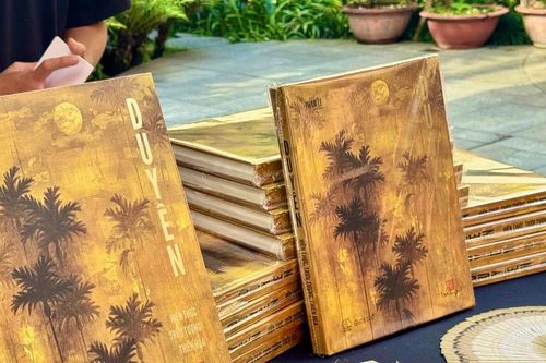 Phong cách hội họa sơn mài đặc sắc của Trần Phúc Duyên