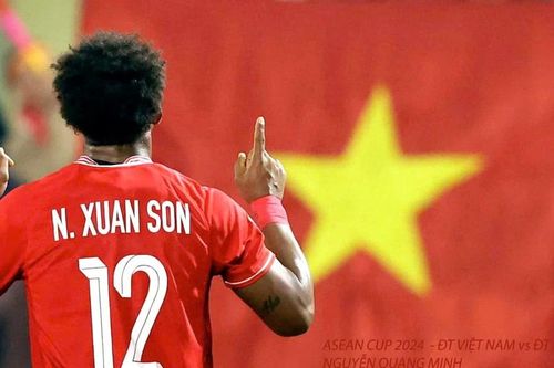 Khoảnh khắc Xuân Son ăn mừng bàn thắng được vinh danh tại Cúp Chiến thắng 2024