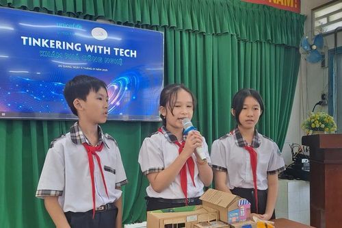 Sôi nổi cuộc thi 'Tinkering with Tech' dành cho học sinh An Giang