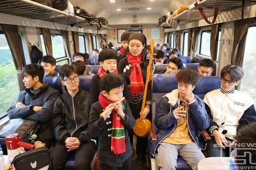 600 học sinh Hà Nội trải nghiệm tàu du lịch đến Thái Nguyên