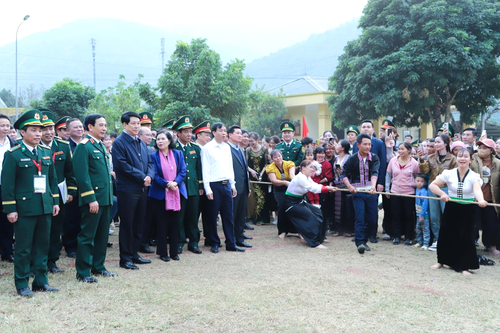 Ngày hội Xuân trên biên giới Pa Tần
