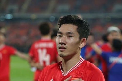 Hành động đẹp của Hai Long sau khi nhận tiền thưởng từ quê nhà