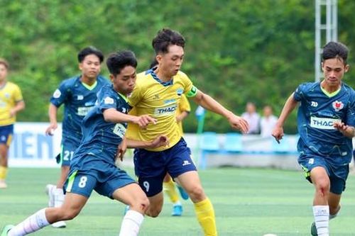 'Đại tiệc' bàn thắng trong ngày khai mạc giải bóng đá sinh viên khu vực Nam Trung bộ - Tây Nguyên
