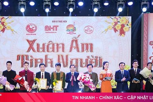 Chung tay mang tết ấm đến với người nghèo Cẩm Xuyên