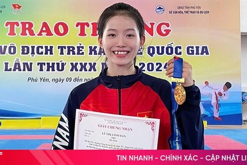'Cú rẽ' bất ngờ của nữ võ sỹ karate Hà Tĩnh