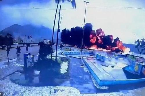 Máy bay trượt khỏi đường băng rồi phát nổ, phi công thiệt mạng