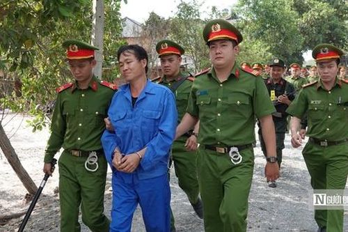 Tuyên án 'ông trùm cát tặc' và nhóm cán bộ giúp sức khai thác cát ở Bình Thuận