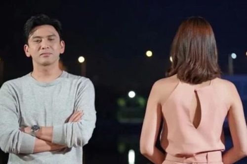 Chồng cũ 'nổ' giữa sảnh công ty, nghẹn lời khi thấy sếp tự nhận là chồng tôi