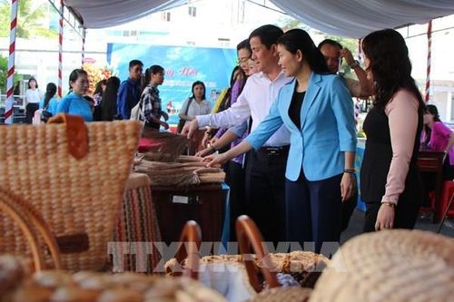 Hậu Giang tạo cơ hội cho phụ nữ nghèo qua các công trình xã hội