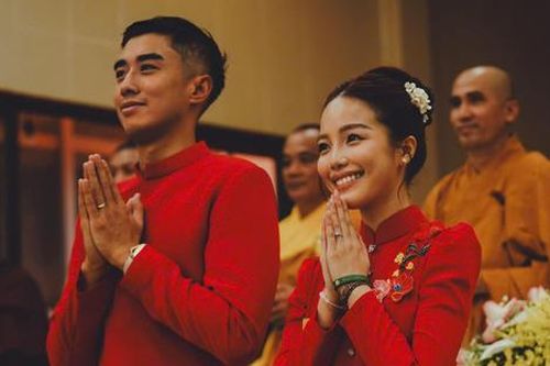 Loạt ảnh nghi lễ cưới tại chùa của 'hotboy' Stefan Nguyễn Tuấn Tú và người vợ xinh đẹp