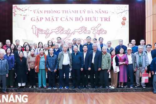 Gặp mặt cán bộ hưu trí Văn phòng Thành ủy nhân dịp Tết Ất Tỵ 2025